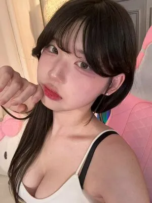 Yule 0 OnlyFans Leaked Free Thumbnail Picture - #DjaCivd6G4