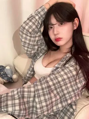 Yule 0 OnlyFans Leaked Free Thumbnail Picture - #YESMguYGji