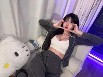 Yule 0 OnlyFans Leaked Free Thumbnail Picture - #e34fdmh4sW