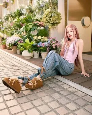 Yuqi OnlyFans Leaked Free Thumbnail Picture - #Pv1xeVQ3d8