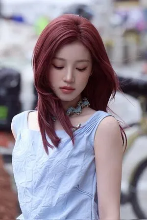 Yuqi OnlyFans Leaked Free Thumbnail Picture - #hyEN0znex0