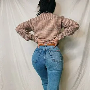 Yvette Young OnlyFans Leaked Free Thumbnail Picture - #7NydRjdput