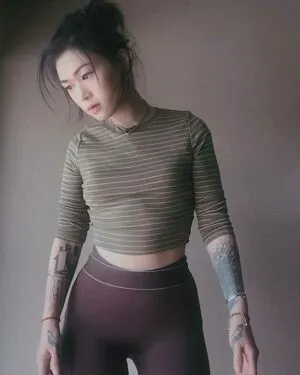 Yvette Young OnlyFans Leaked Free Thumbnail Picture - #Md1xw0wiO9