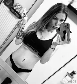 Yvii93 OnlyFans Leaked Free Thumbnail Picture - #AEVBwegBWn