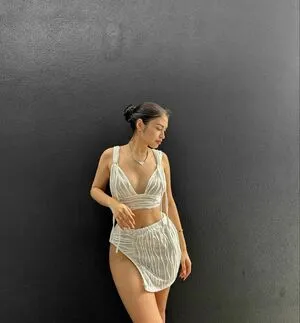 Yvonnearesu OnlyFans Leaked Free Thumbnail Picture - #1jcSxwkZyn