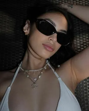 Yvonnearesu OnlyFans Leaked Free Thumbnail Picture - #K6kWJ9H8j1