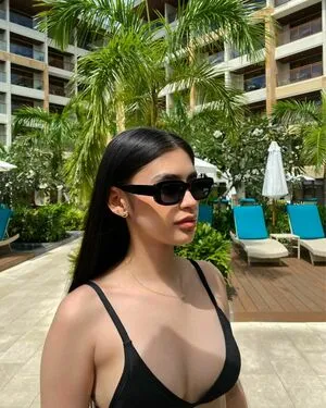 Yvonnearesu OnlyFans Leaked Free Thumbnail Picture - #KZV0Hp2A5Y