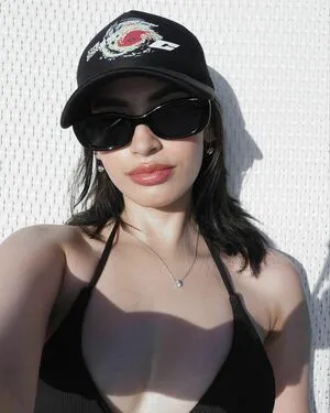 Yvonnearesu OnlyFans Leaked Free Thumbnail Picture - #xaE7ihQ3Nl