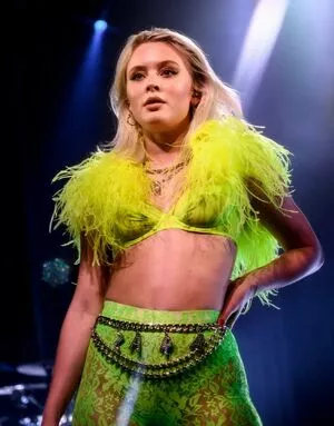 Zara Larsson OnlyFans Leaked Free Thumbnail Picture - #1Vo63cj4gt