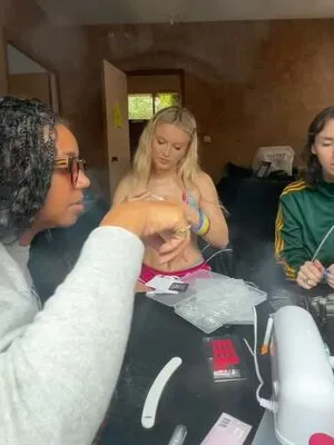 Zara Larsson OnlyFans Leaked Free Thumbnail Picture - #ArsNtqC8lt