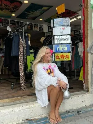 Zara Larsson OnlyFans Leaked Free Thumbnail Picture - #BHed3yIsDj