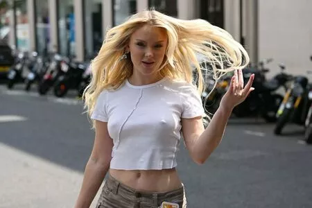 Zara Larsson OnlyFans Leaked Free Thumbnail Picture - #IzJtNt1jcl