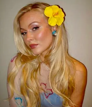 Zara Larsson OnlyFans Leaked Free Thumbnail Picture - #LLWBg2b5fk