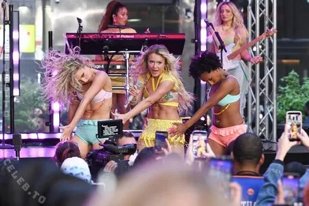 Zara Larsson OnlyFans Leaked Free Thumbnail Picture - #PodgBuiNiN