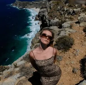 Zara Larsson Thumbnail Picture