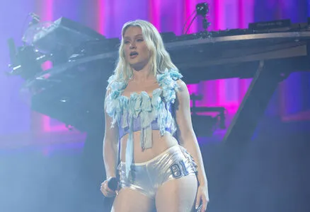 Zara Larsson OnlyFans Leaked Free Thumbnail Picture - #Xf7GoHmrnh