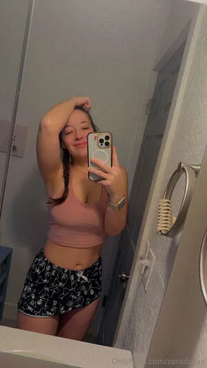 Zaraddluxe OnlyFans Leaked Free Thumbnail Picture - #1Exp80IbXK