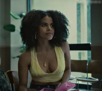 Zazie Beetz OnlyFans Leaked Free Thumbnail Picture - #V6YCm6xqJp