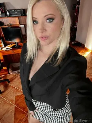 Zazieskymm OnlyFans Leaked Free Thumbnail Picture - #OGFrkzyCRO