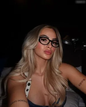 Zclina OnlyFans Leaked Free Thumbnail Picture - #1MYWb6vWn1
