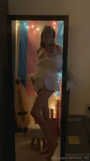 Zee R OnlyFans Leaked Free Thumbnail Picture - #u2sYnZ3W5D