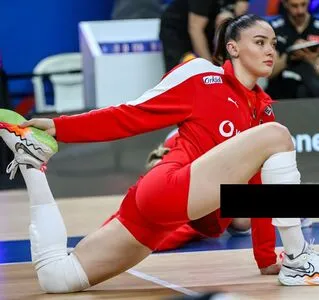 Zehra Gunes OnlyFans Leaked Free Thumbnail Picture - #RTt9SM62cW