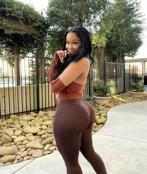 Zelie Timothy OnlyFans Leaked Free Thumbnail Picture - #yAaOX195a3
