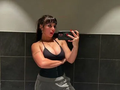 Zelihanday OnlyFans Leaked Free Thumbnail Picture - #geLyfV3bd3