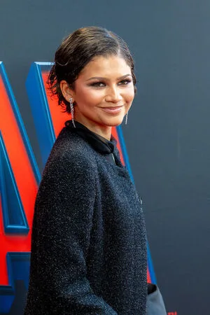 Zendaya OnlyFans Leaked Free Thumbnail Picture - #0Gns8T3EaD
