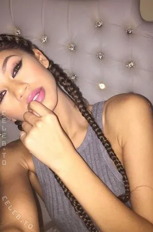 Zendaya OnlyFans Leaked Free Thumbnail Picture - #8BVHQsBGE8