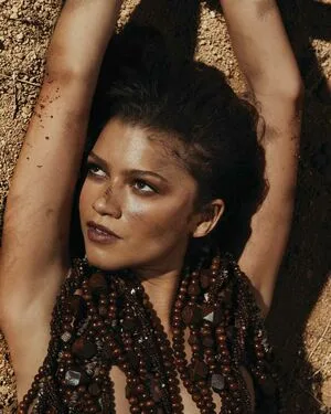 Zendaya OnlyFans Leaked Free Thumbnail Picture - #AWkokid3O5