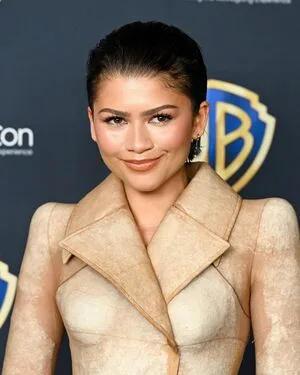 Zendaya OnlyFans Leaked Free Thumbnail Picture - #CjGHPrTkml
