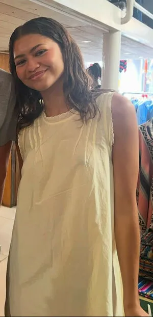 Zendaya OnlyFans Leaked Free Thumbnail Picture - #D7AS1uxJQx