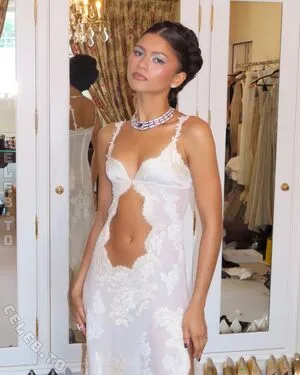 Zendaya OnlyFans Leaked Free Thumbnail Picture - #Pnsks82uuS