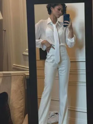 Zendaya OnlyFans Leaked Free Thumbnail Picture - #Zooo8EvkVt