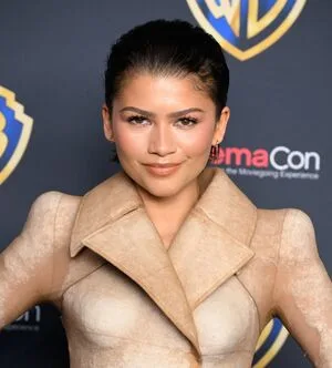 Zendaya OnlyFans Leaked Free Thumbnail Picture - #dkqzhwd3Wn