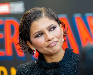 Zendaya OnlyFans Leaked Free Thumbnail Picture - #eyGfJJbqSA