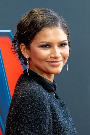 Zendaya OnlyFans Leaked Free Thumbnail Picture - #sjfzPV3baf
