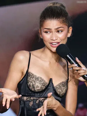 Zendaya OnlyFans Leaked Free Thumbnail Picture - #FXI9NhYjDo