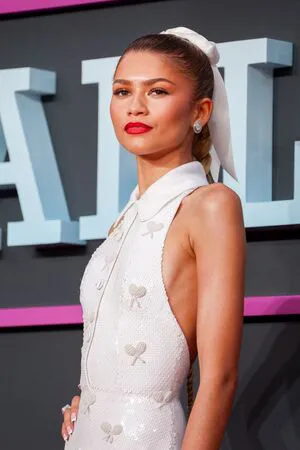 Zendaya OnlyFans Leaked Free Thumbnail Picture - #GhzT3DX9G4