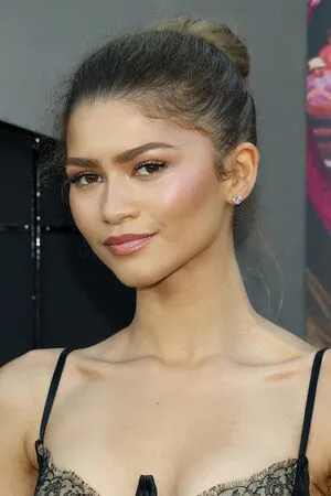 Zendaya OnlyFans Leaked Free Thumbnail Picture - #I0yx9XeepP