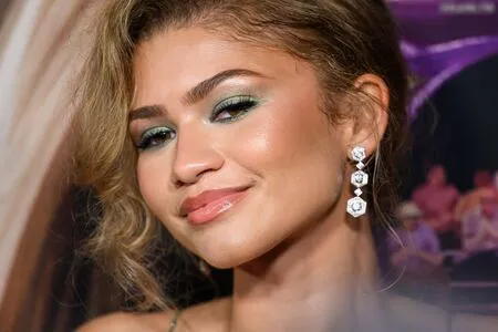 Zendaya OnlyFans Leaked Free Thumbnail Picture - #KQyjsEe6cz