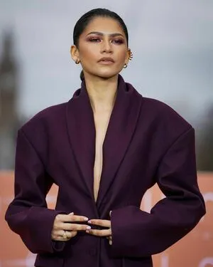 Zendaya OnlyFans Leaked Free Thumbnail Picture - #MZnba4f0T0