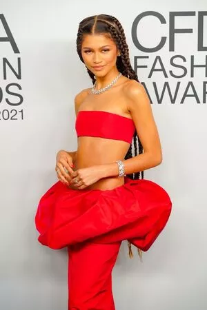 Zendaya OnlyFans Leaked Free Thumbnail Picture - #Pr4GcxXyiw