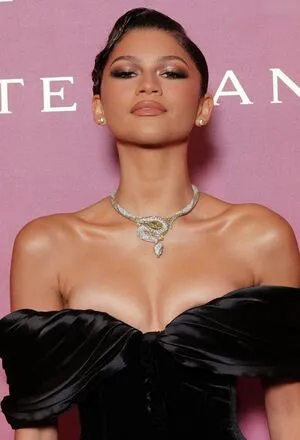 Zendaya OnlyFans Leaked Free Thumbnail Picture - #SLVRCKy9DU