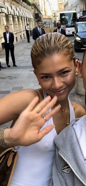 Zendaya OnlyFans Leaked Free Thumbnail Picture - #c6IlSaLTaz