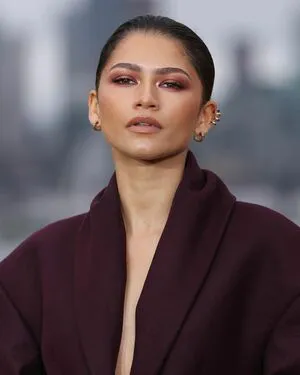 Zendaya OnlyFans Leaked Free Thumbnail Picture - #h7vHfaB8Ik