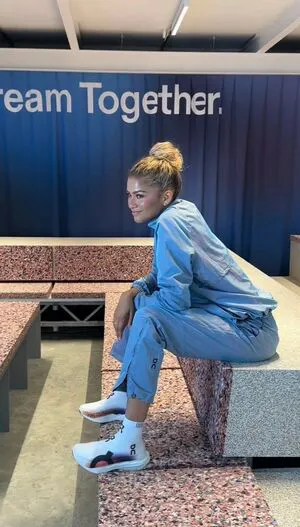 Zendaya OnlyFans Leaked Free Thumbnail Picture - #wL5Po31zs1