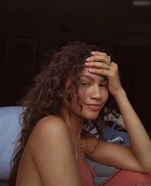 Zendaya OnlyFans Leaked Free Thumbnail Picture - #y6WMrmdmVD