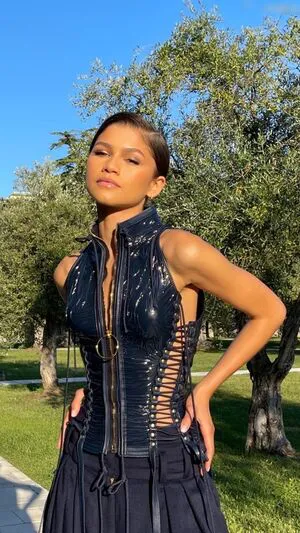 Zendaya OnlyFans Leaked Free Thumbnail Picture - #ypqlXe1tcw